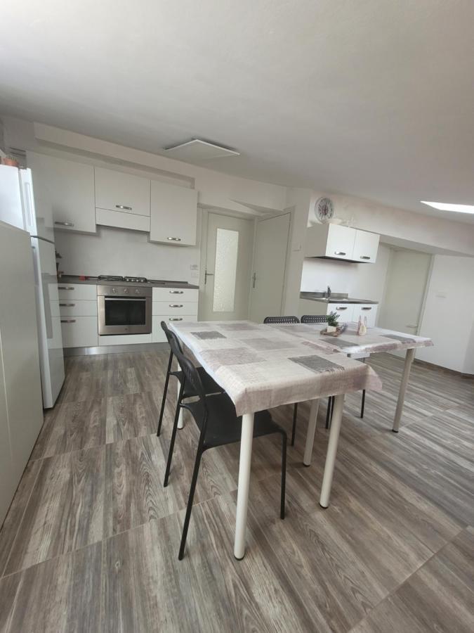Villa Sonia Apartment & Rooms Lignano Sabbiadoro Exterior foto