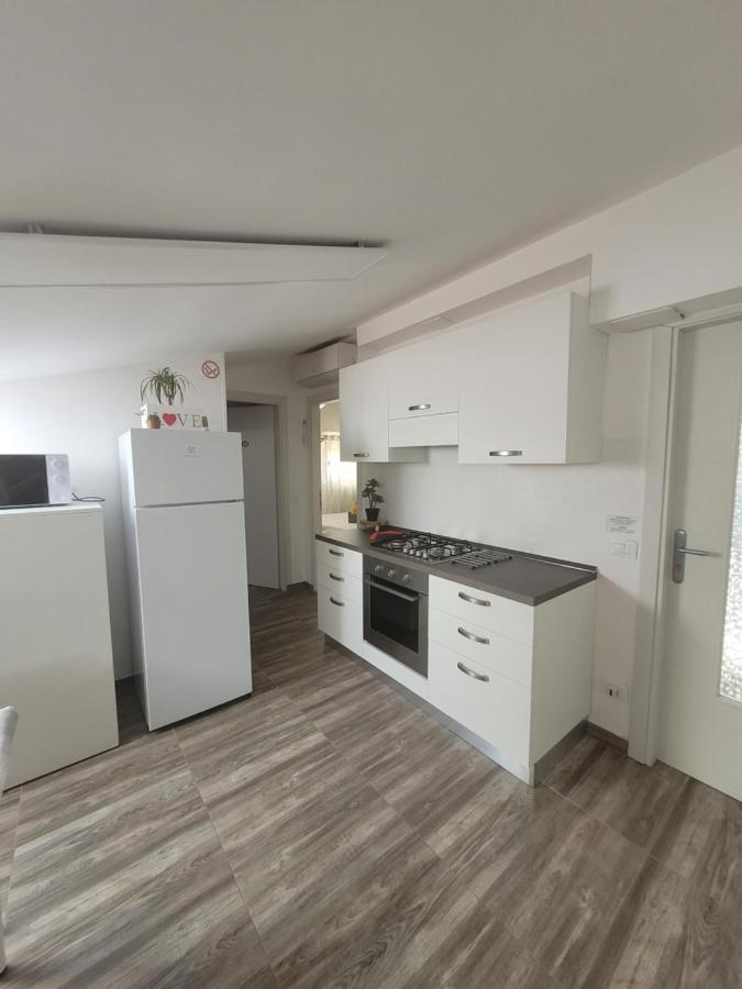 Villa Sonia Apartment & Rooms Lignano Sabbiadoro Exterior foto